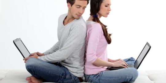 Cara Pergoki Pacar Menduakan Di Dunia Maya